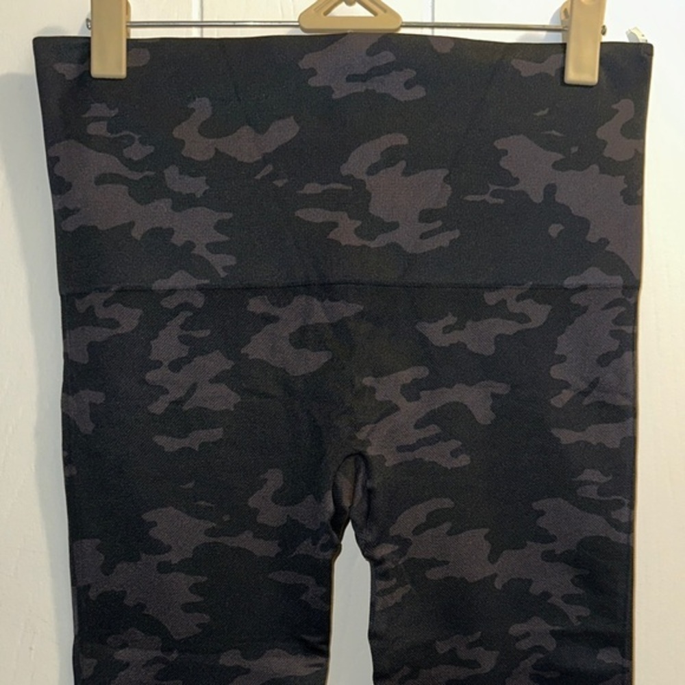 SPANX Dark Camo Leggings